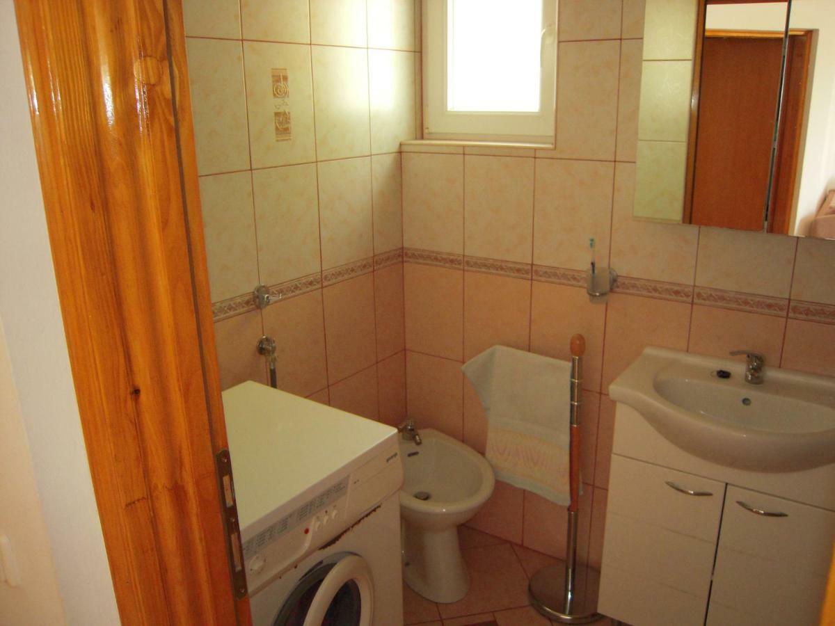 Apartmani Lucija Jurkovic Malinska Kültér fotó